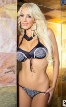 Nicolette Shea Golden Blonde erotik sinema izle