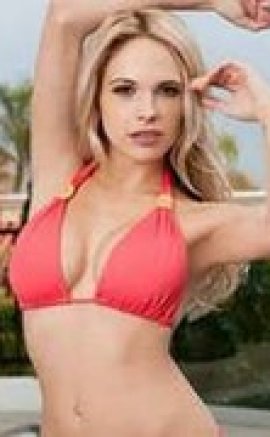 Dani Mathers Playboy Güzeli Sarışınlar Erotik izle