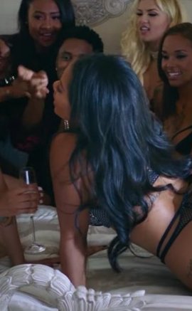 Trey Songz – Playboy izle